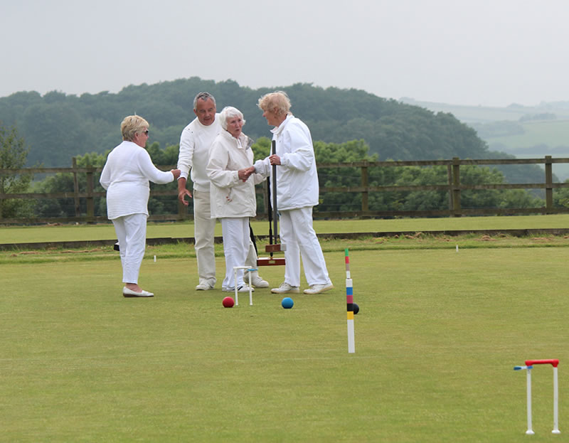 Bob Cash & Elizabeth Schofield(CR) win